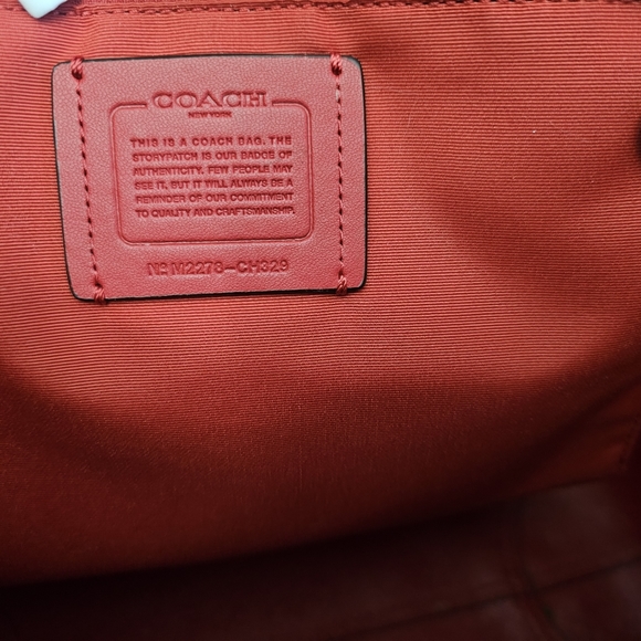 Coach strawberry - Picture 4 of 4